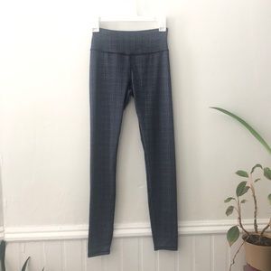 Silky-Soft Women’s Athletic Leggings, size P/XS